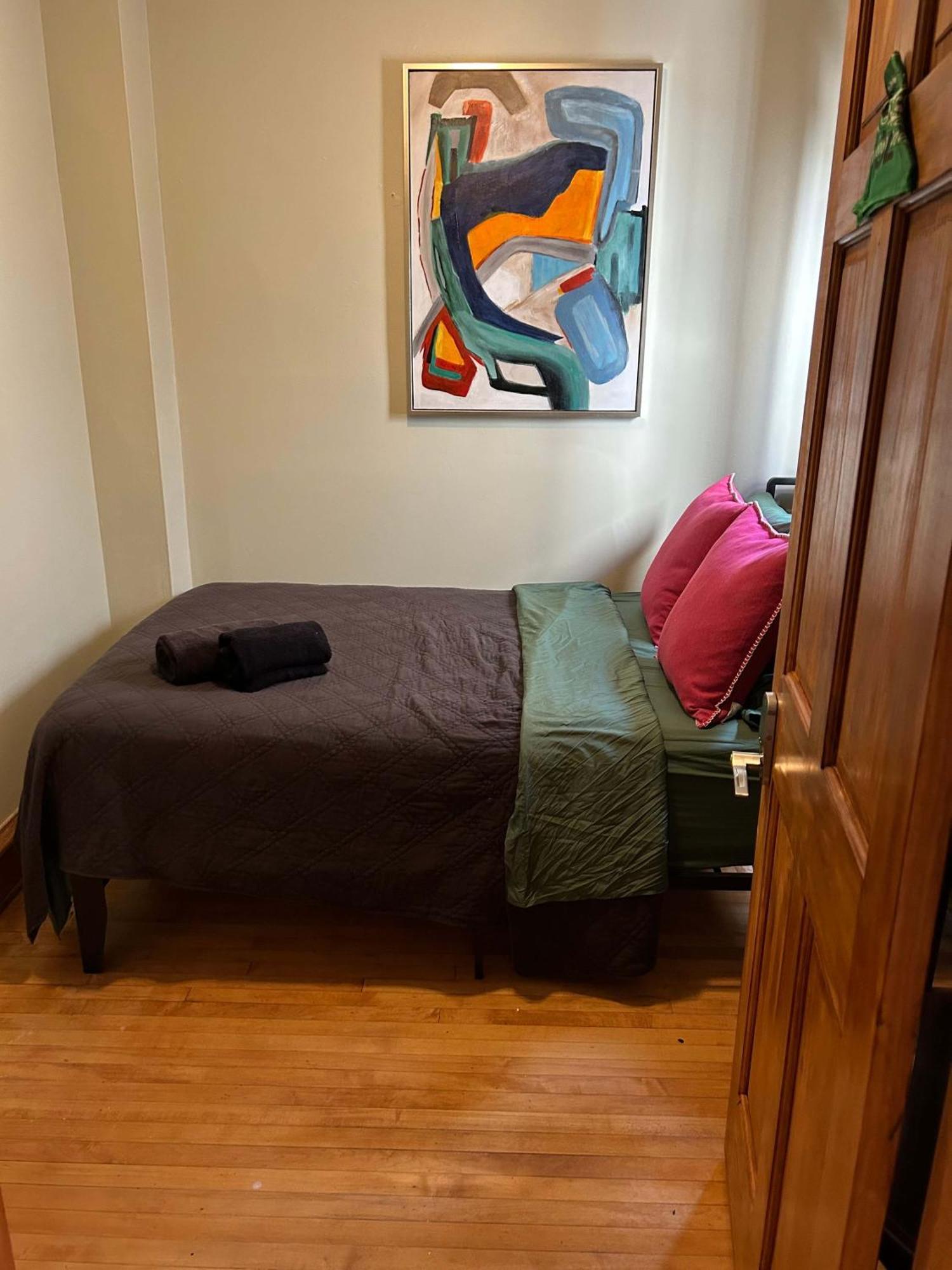 Green Room In Dorothys Bnb Chicago Luaran gambar