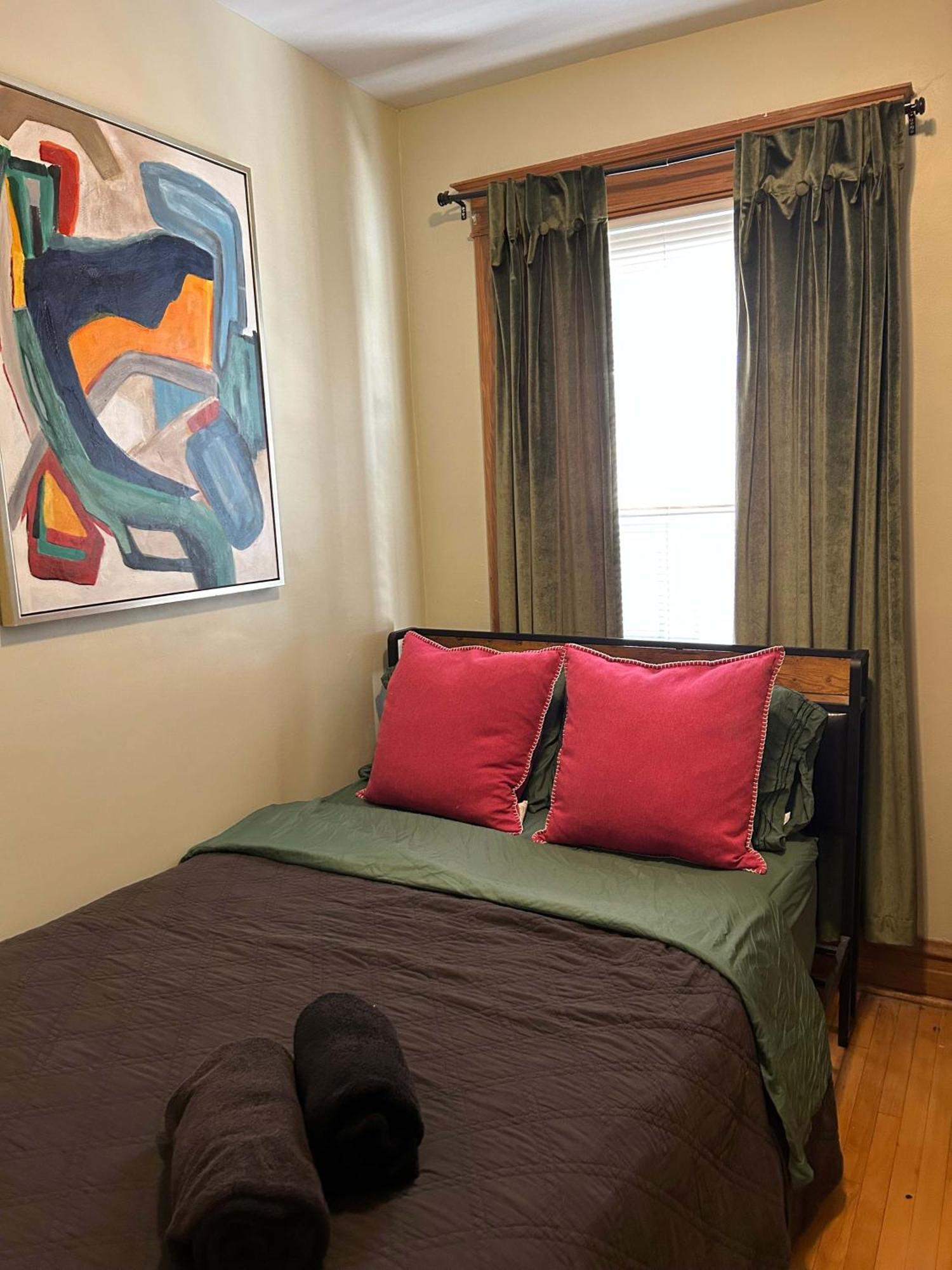 Green Room In Dorothys Bnb Chicago Luaran gambar